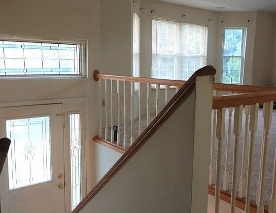 3rd image of 204 Skyview Dr