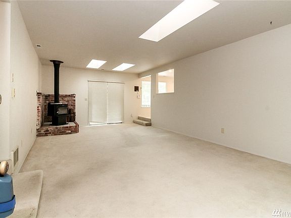 2nd image of 31 E Gibler Ln