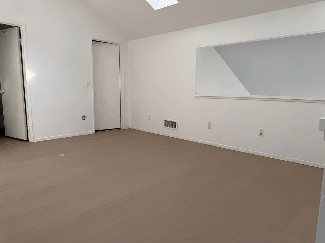 2 bed, 1.5 bath, 1000 sqft, $2,500 — Photo 4
