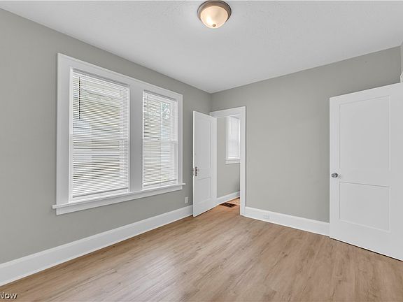 4th image of 1004 5th St