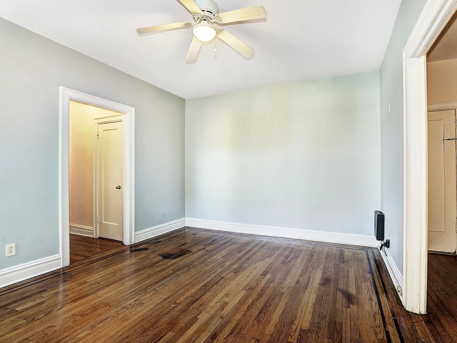1 bed, 1.0 bath, $2,100 — Photo 2