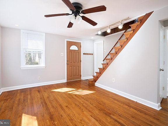 4th image of 303 Odessa Ave