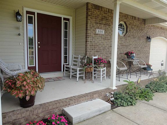 3rd image of 800 Beechwood Dr