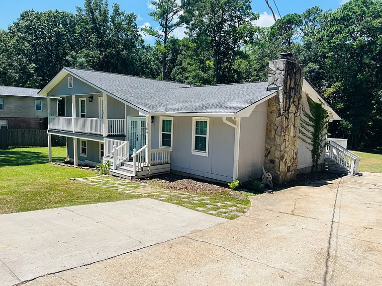 147 N Lake Dr — Photo 4
