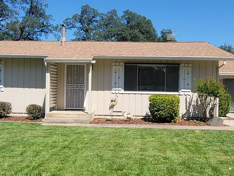 8171 Deschutes Rd — Photo 2