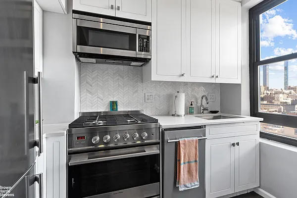 Sold by Brown Harris Stevens | media 16