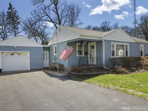220 Lewis Ave, Wauconda, IL 60084