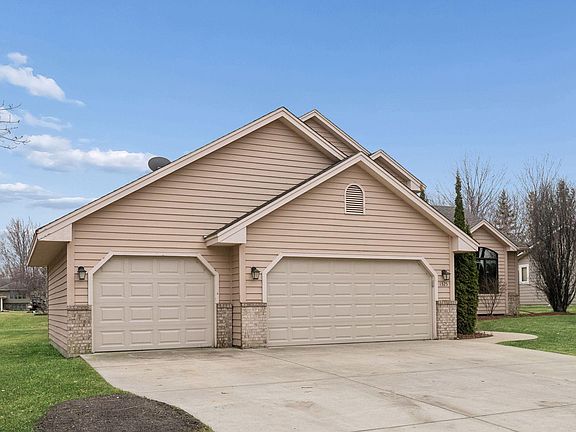 3rd image of 1325 Courtland E