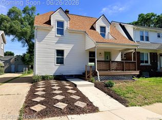 1010 Pearson St, Ferndale, MI 48220