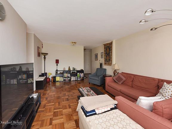2nd image of 12510 Queens Blvd APT 1111