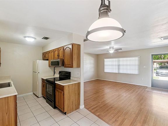 5th image of 12418 ORANGEWOOD CIRCLE