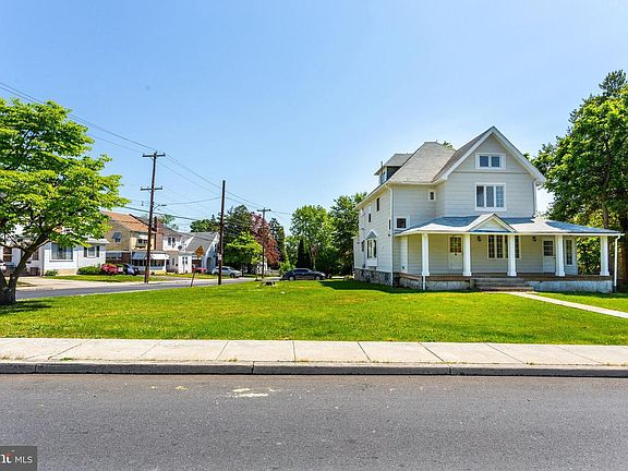 5th image of 307 Oak Ave