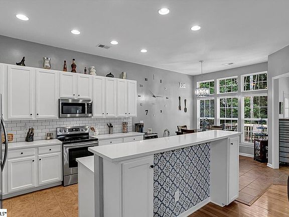3rd image of 115 Culpepper Ln
