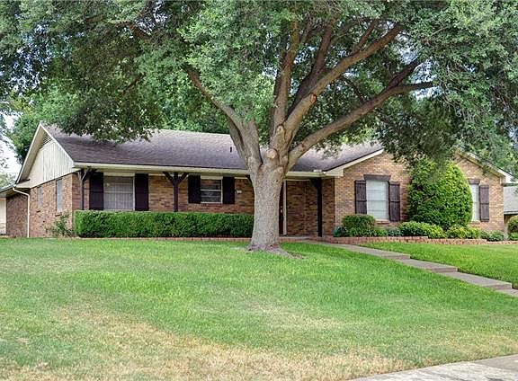 2nd image of 421 Tanglewood Dr