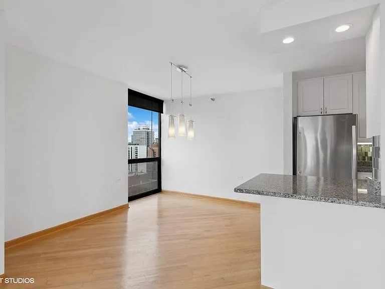 1122 N Clark St #2003 — Photo 6