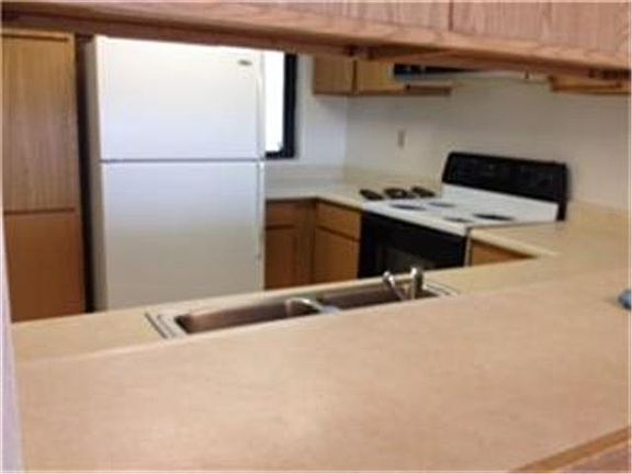 5th image of 990 Ala Nanala St APT 9B