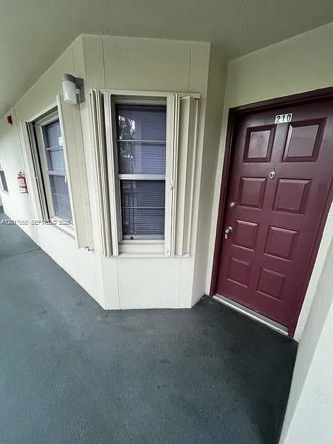 Hawthorne At Century Vill — Photo 4