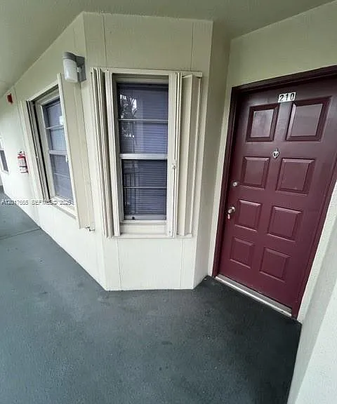 1300 SW 130th Ave #210F — Photo 4