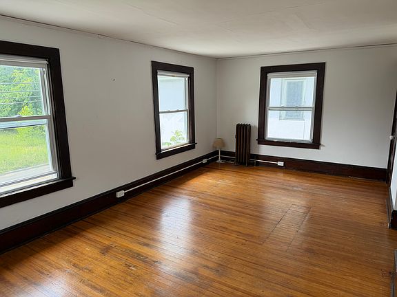 5th image of 115 Bridge St #2