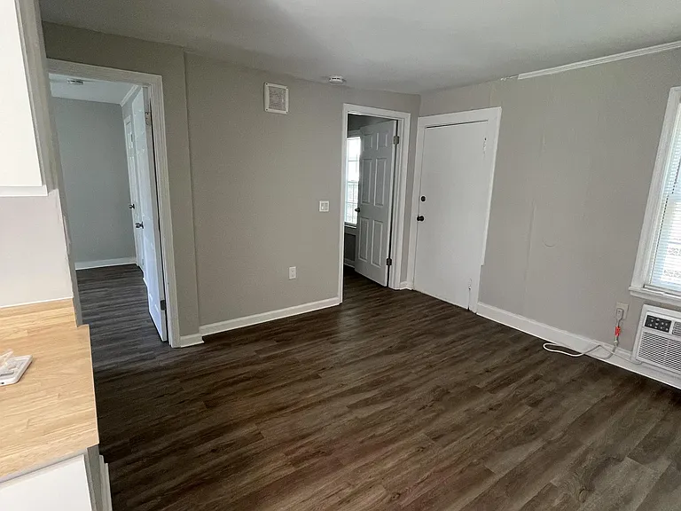 5825 Sledge St — Photo 6