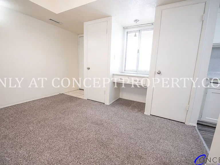 Foothill Terrace — Photo 43