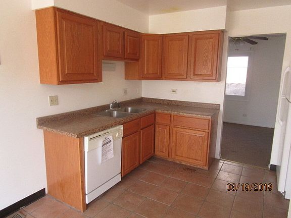 5th image of 890 White Oak Ln