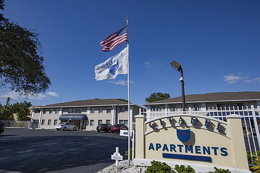 2nd image of 2045 Hyde Park St #10