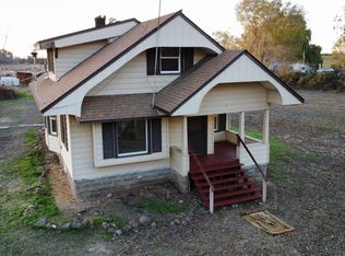 1420 S County Line Rd, Grandview, WA 98930