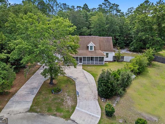 3rd image of 157 Ole Oak Rd