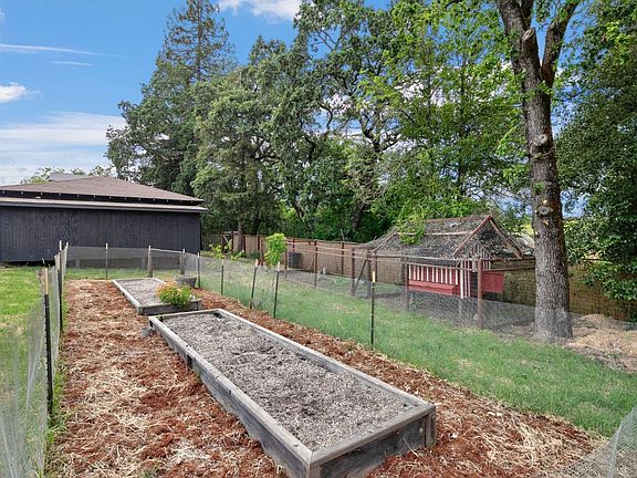 5th image of 1814 Olivet Road