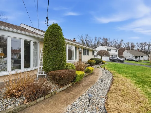 56 Longwood Dr, Chicopee, MA 01020