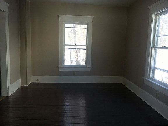 3rd image of 173 Benton St N
