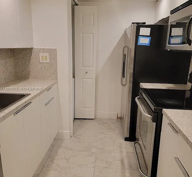 220 Lakeview Dr #212 — Photo 4