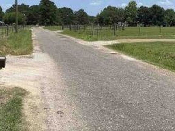 Exterior Neighborhood (street photo)