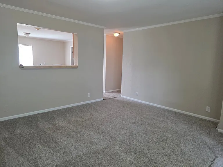 1135 S Navajo St — Photo 6