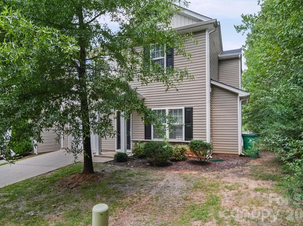 6013 Vista Woods Ln, Charlotte, NC 28215