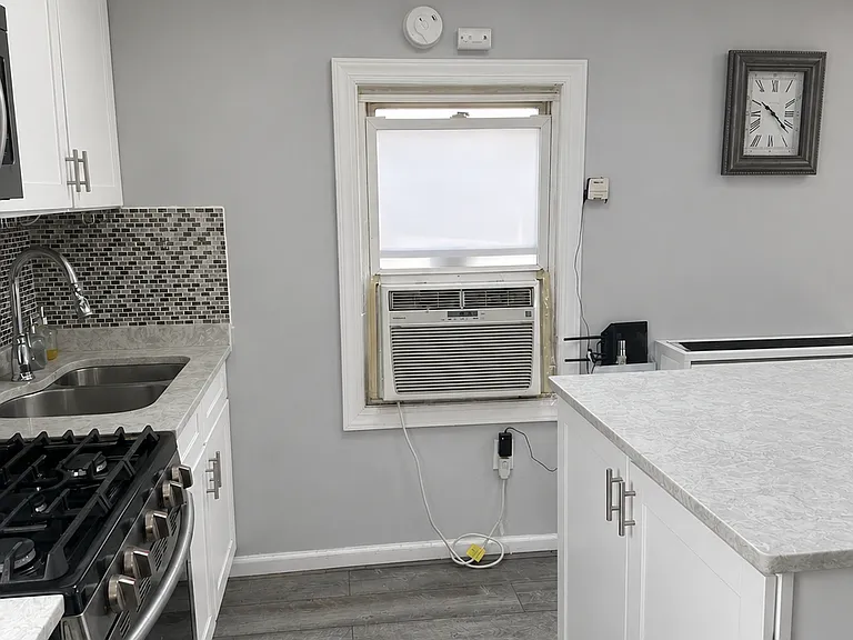 26 Lafayette Pl #2B — Photo 1