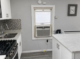 26 Lafayette Pl #2B, Woodmere, NY 11598