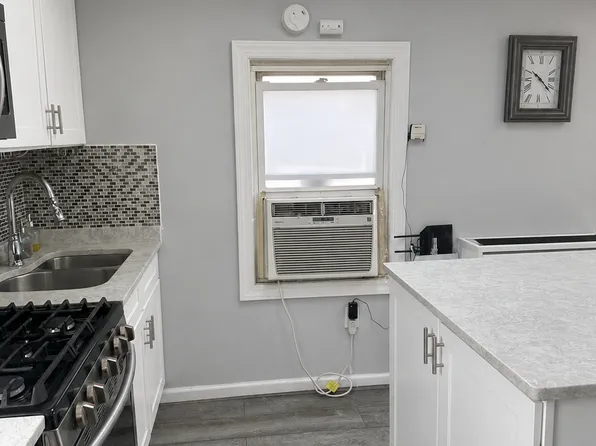 26 Lafayette Pl #2B, Woodmere, NY 11598