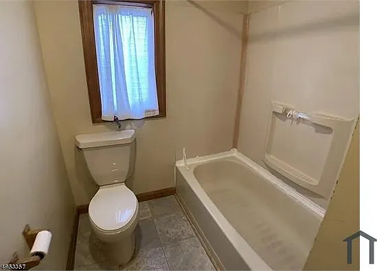 35 Belvidere Ave — Photo 10