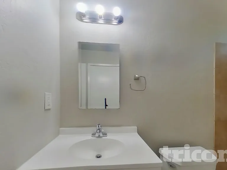 2308 Clinton Ct — Photo 13