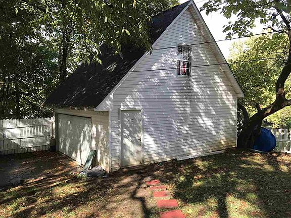 3rd image of 308 W Louise Ave
