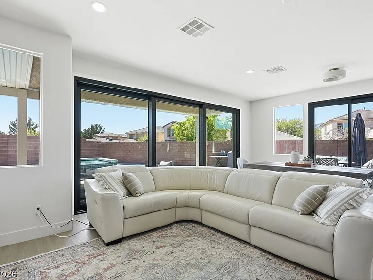 11063 Pegasus Dr — Photo 16