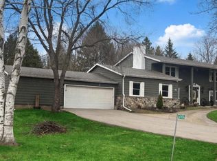 S28W30310 W End Ln, Waukesha, WI 53188