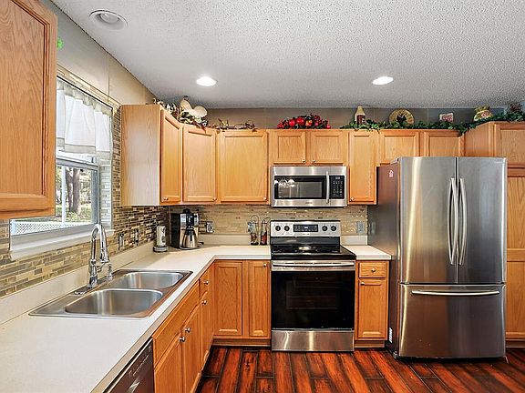 4th image of 1205 Crabapple Ln