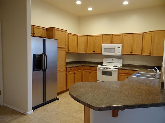3rd image of 8044 W Beck Ln