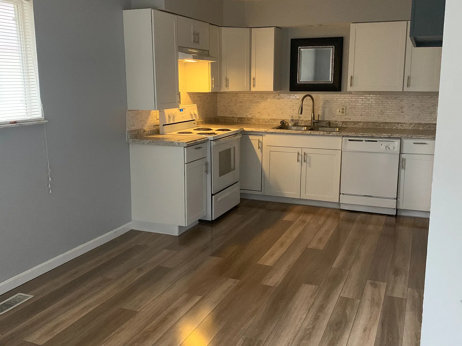 3 bed, 1080 sqft, $1,249 — Photo 3