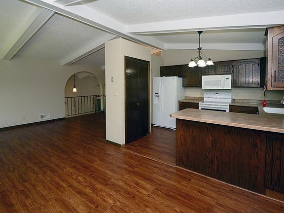 5th image of 20921 Falcon Ave N