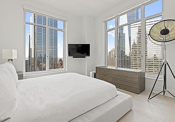 4th image of 30 Park Pl APT 51E
