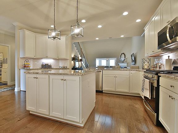 3rd image of 1297 Meadow Walk Ln